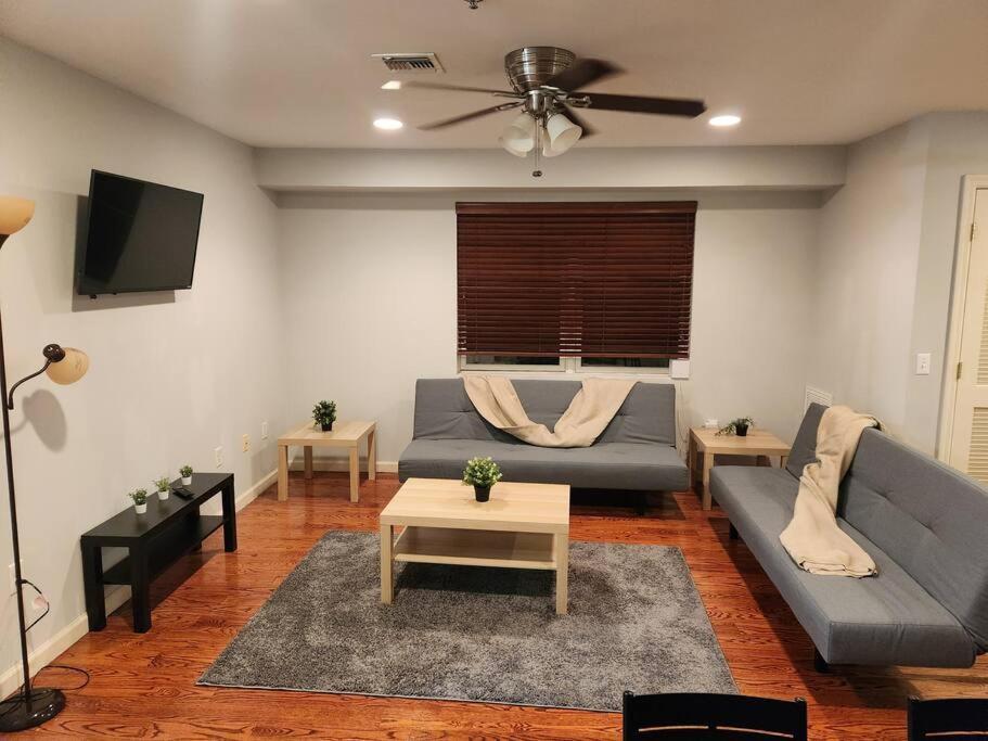 Luxury 2 Bed Apt, Mins To Nyc! Union City Bagian luar foto
